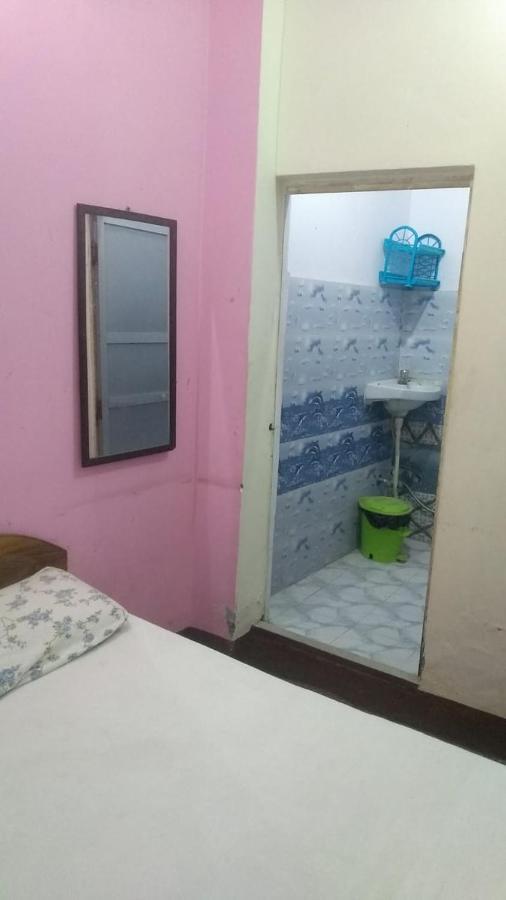 فندق Om Rest House فاراناسي المظهر الخارجي الصورة
