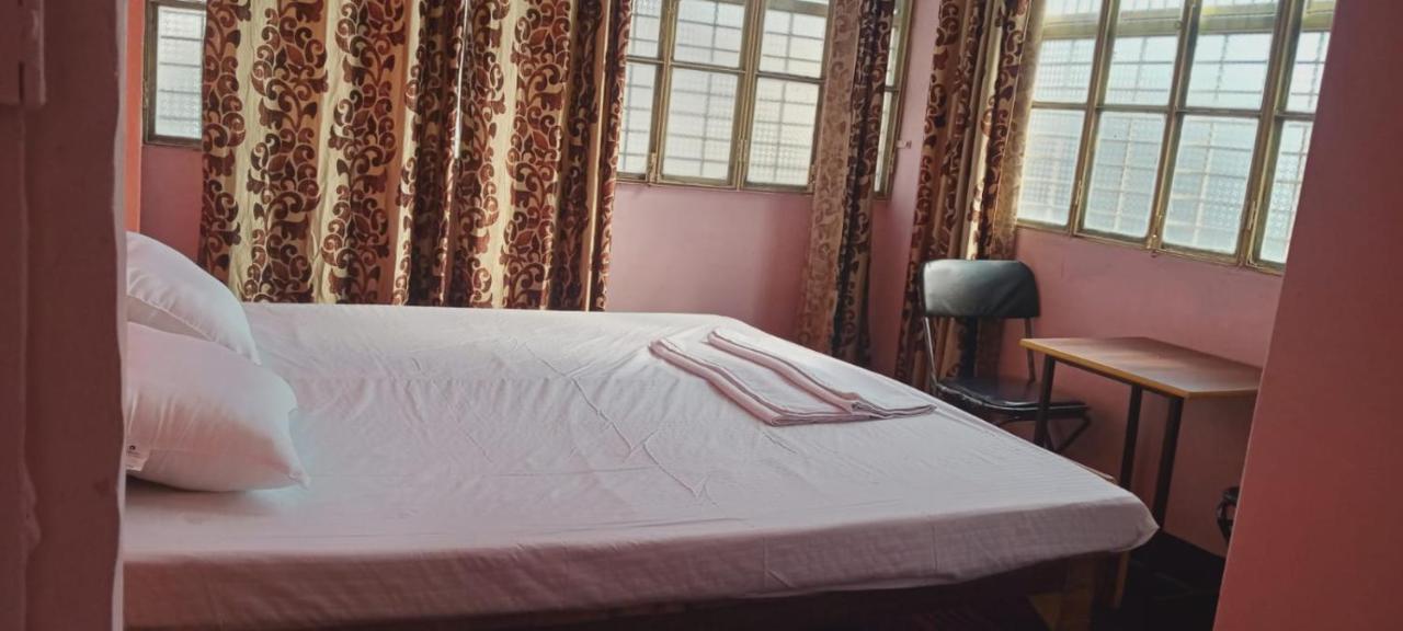 فندق Om Rest House فاراناسي المظهر الخارجي الصورة