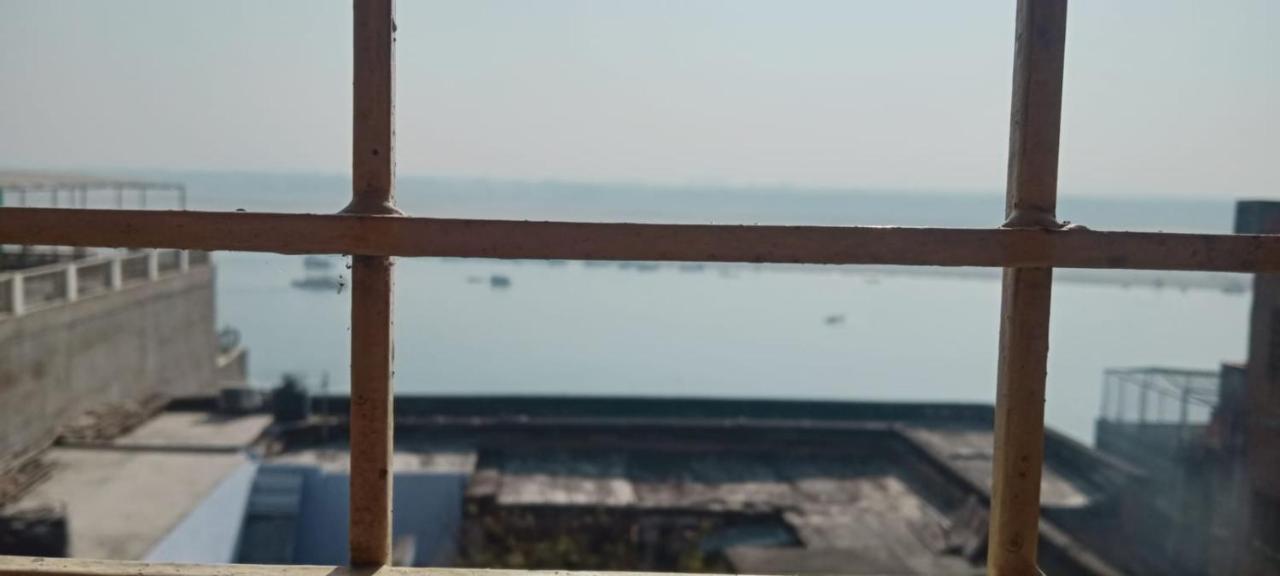 فندق Om Rest House فاراناسي المظهر الخارجي الصورة