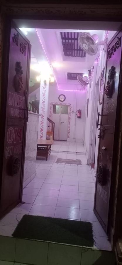 فندق Om Rest House فاراناسي المظهر الخارجي الصورة