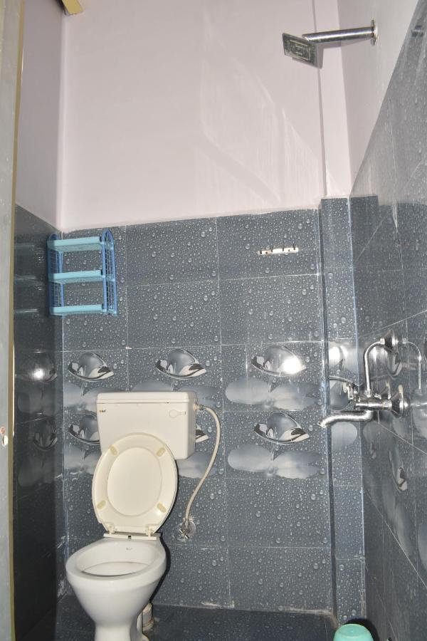 فندق Om Rest House فاراناسي المظهر الخارجي الصورة