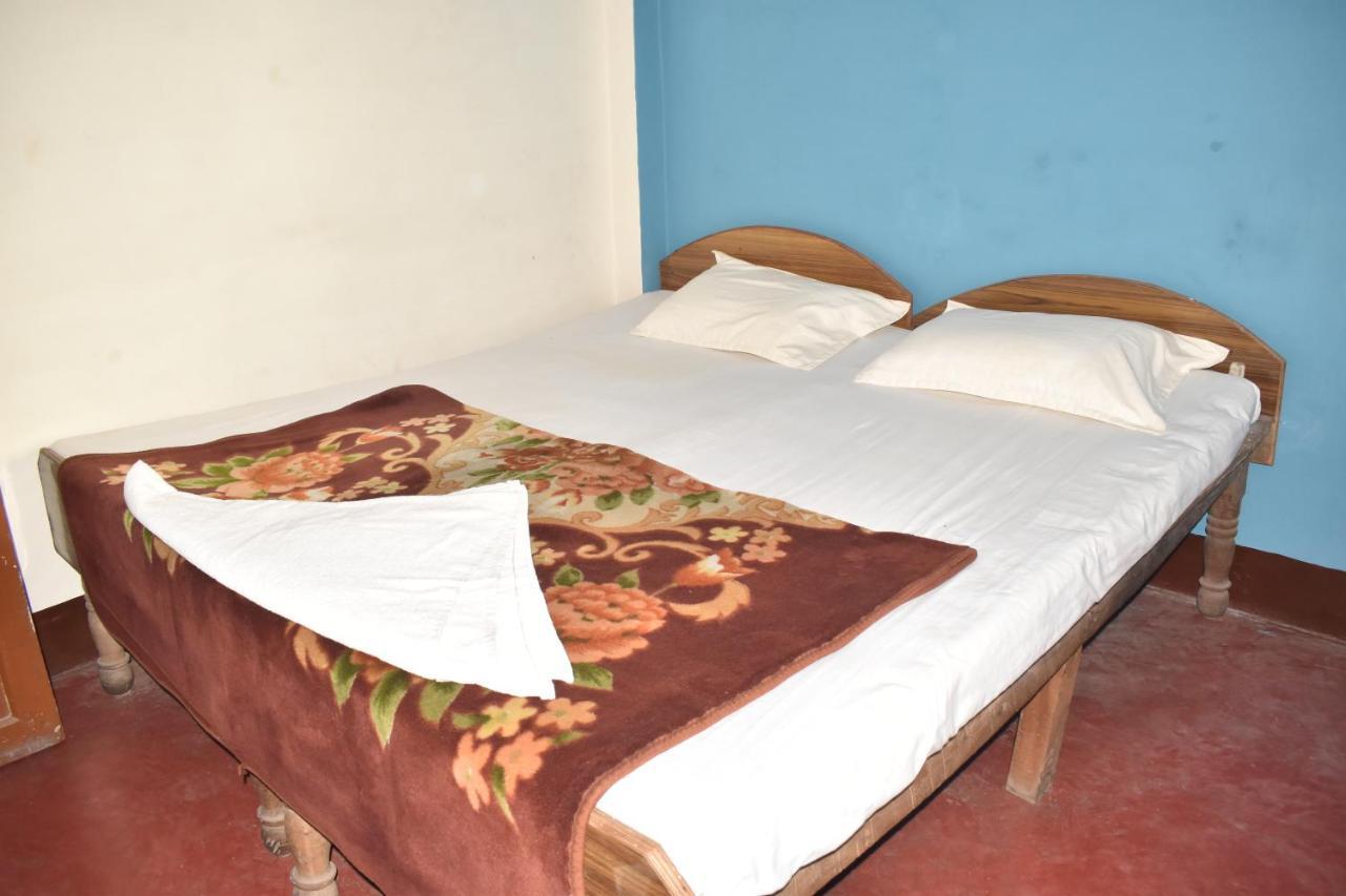 فندق Om Rest House فاراناسي المظهر الخارجي الصورة