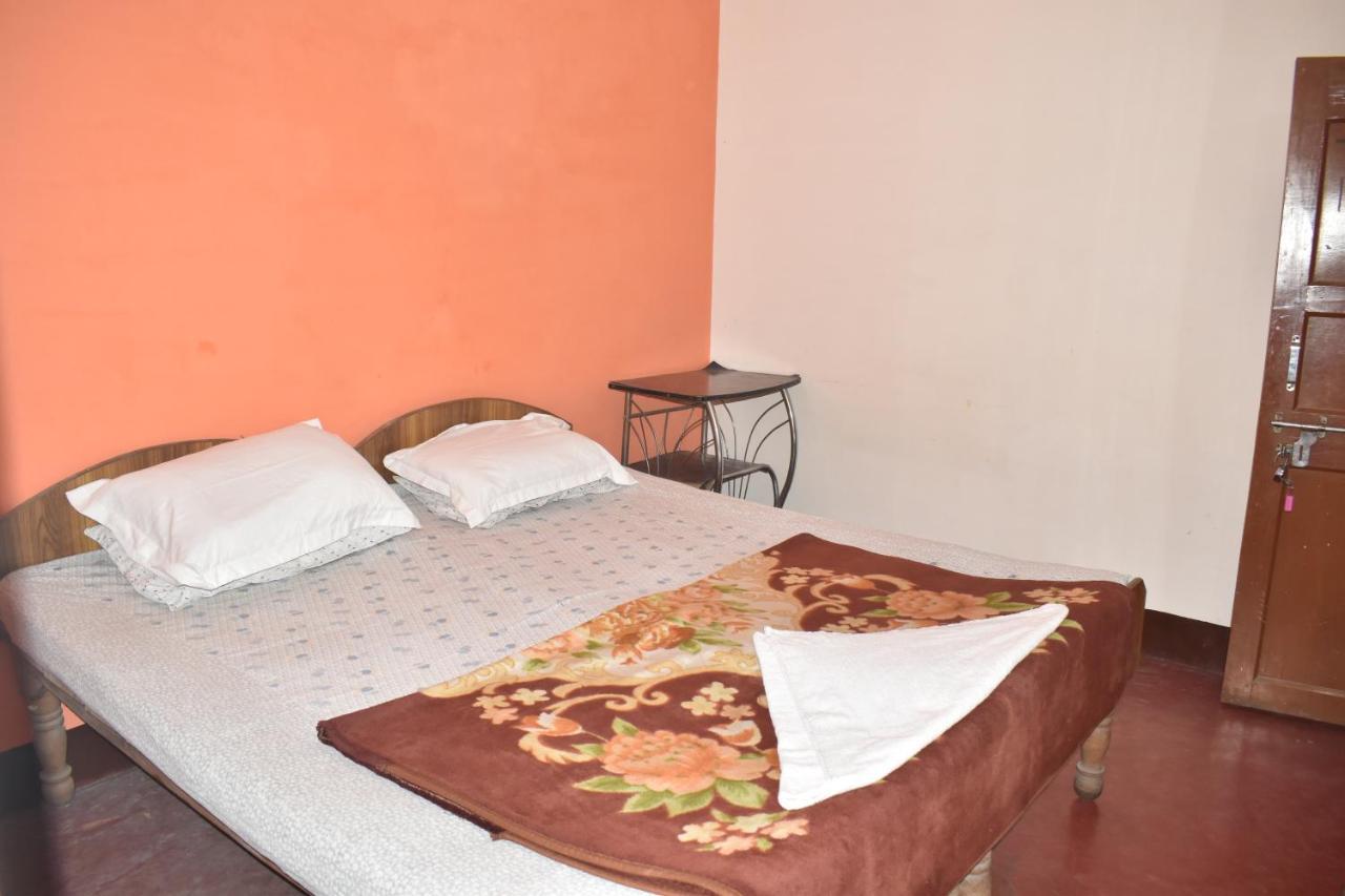 فندق Om Rest House فاراناسي المظهر الخارجي الصورة